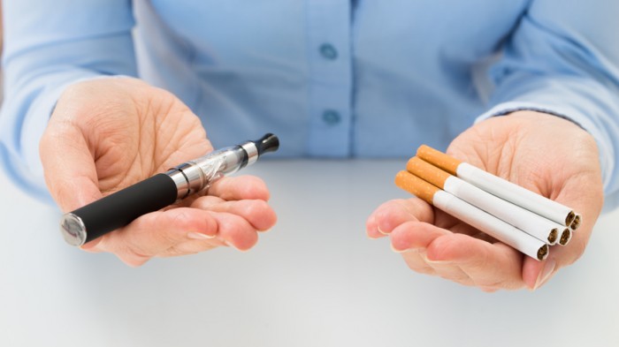 Cigarette électronique, que doivent dire les médecins à leurs patients ?